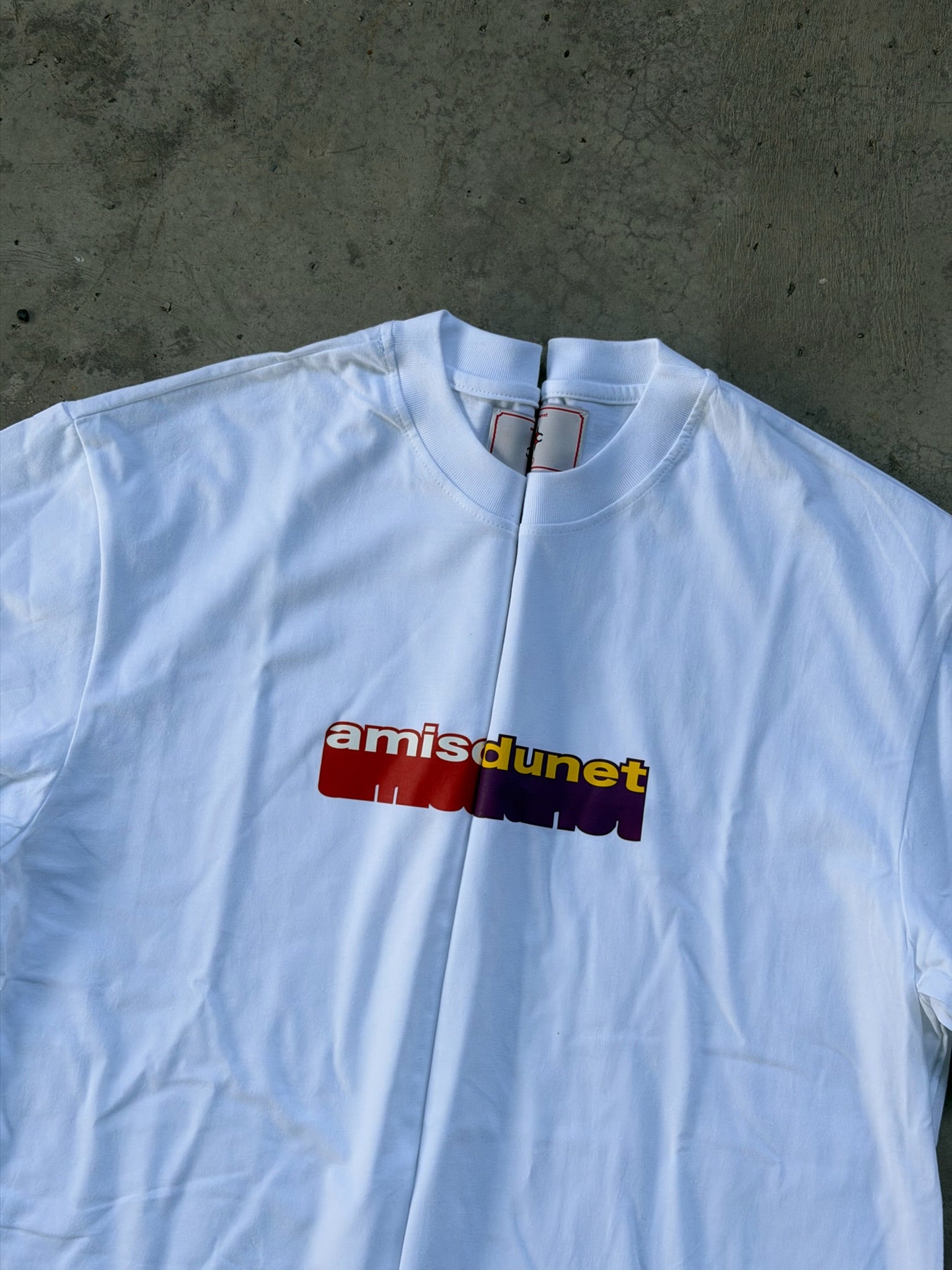 White tee AMISDUNET DRAGGED - purple